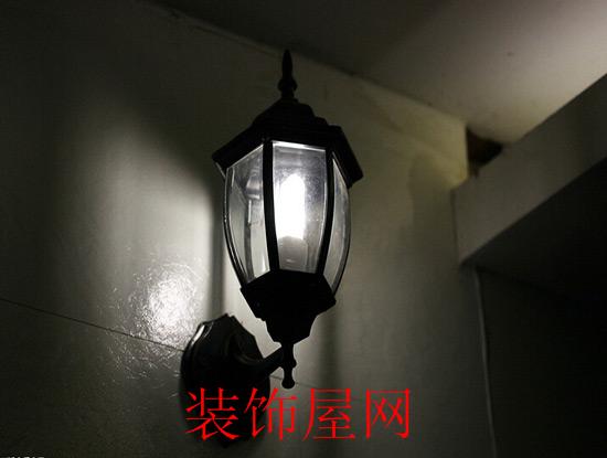 室外壁灯高度